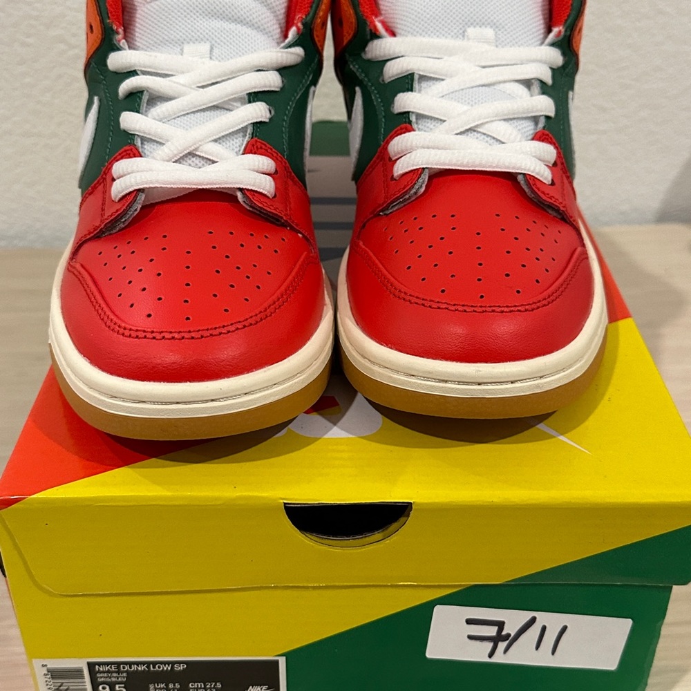 Nike SB Dunk Low 7-11 - Picture 2 of 4